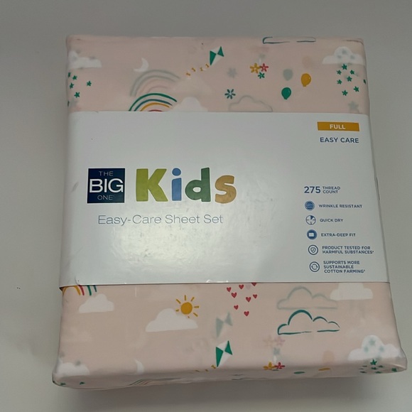 The Big One Kids, Easy Care Aaliyah Rainbow Full Sheet Set. Wrinkle resistant - Picture 12 of 17